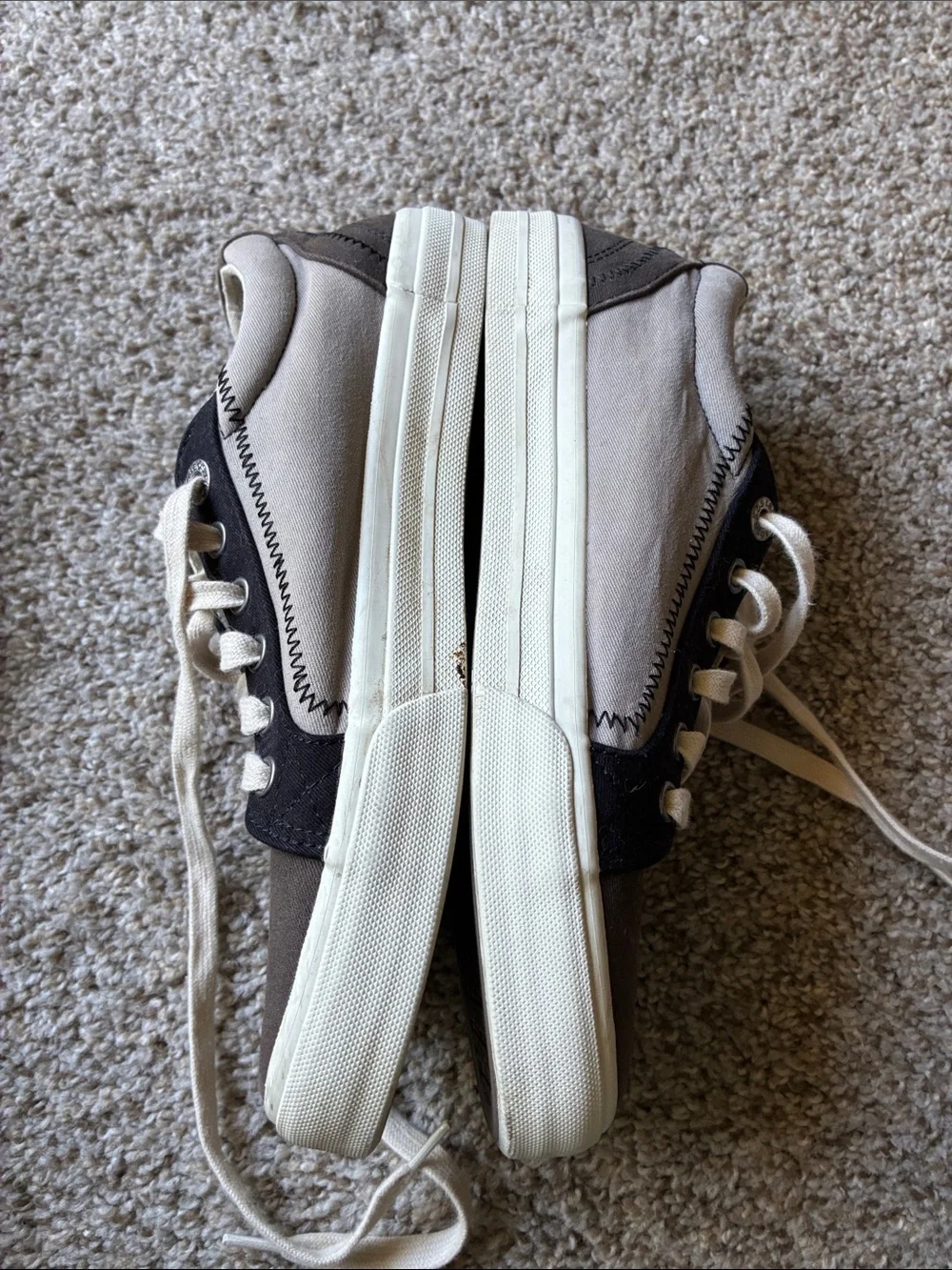 Taos Footwear Cream & Black Canvas Low-Top Sneakers
